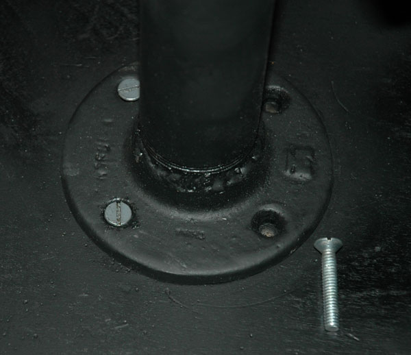 Stand pipe floor flange mounting