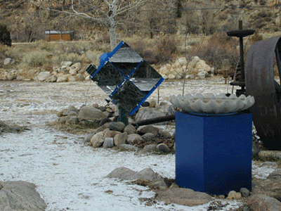 Solar heated bird bath